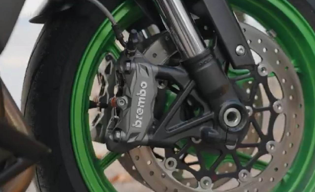 Kawasaki Z1100 SE: una vera quattro cilindri giapponese