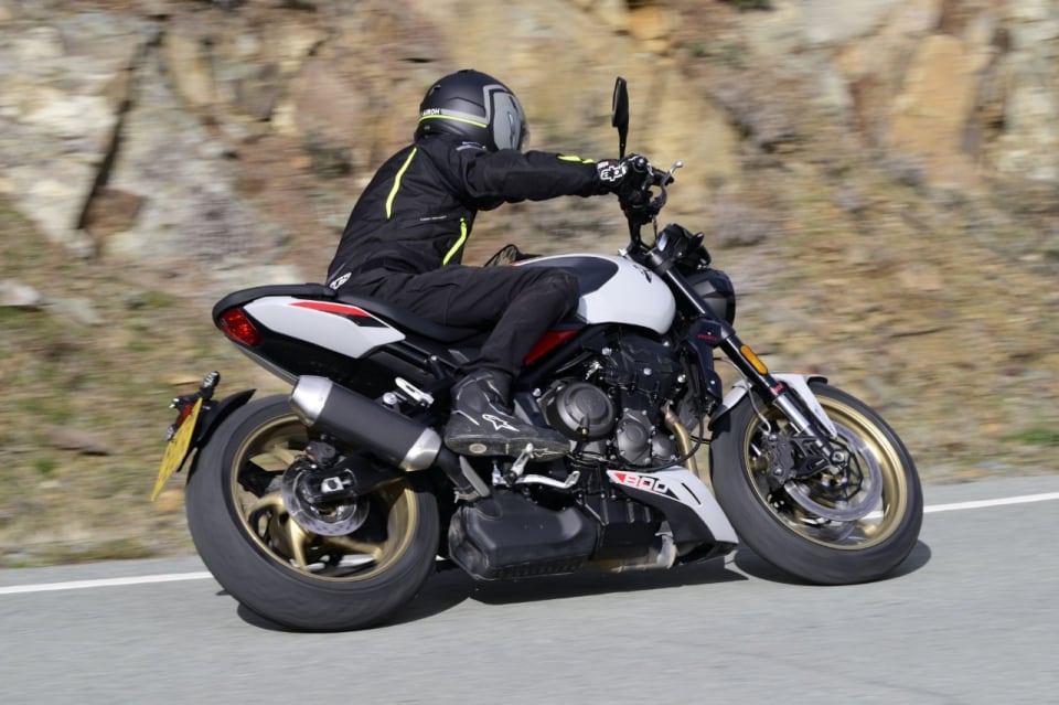 Triumph Trident 800: è tutta un'altra moto