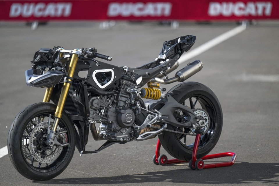 Panigale V2 S o KTM 990 RC R? Il Test a Testa