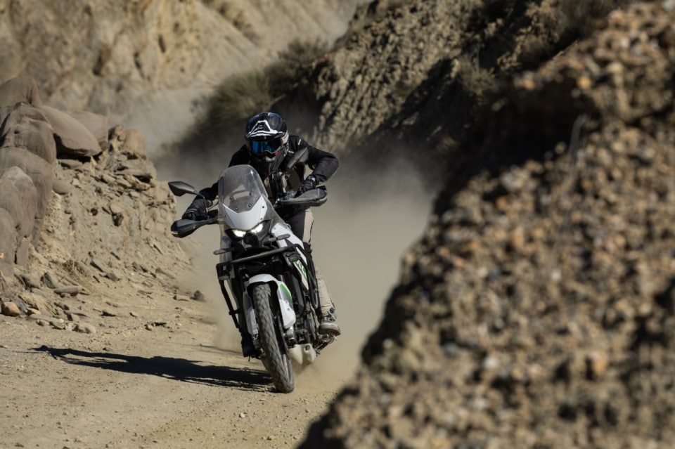 Test Kawasaki KLE 500: quando l’abito non fa il monaco