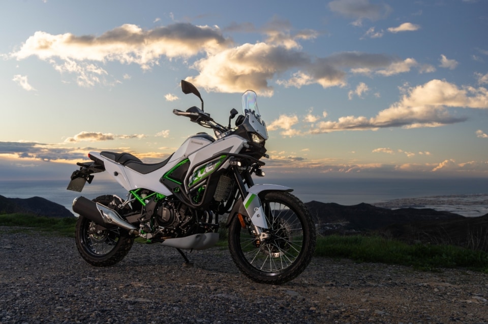 Test Kawasaki KLE 500: quando l’abito non fa il monaco