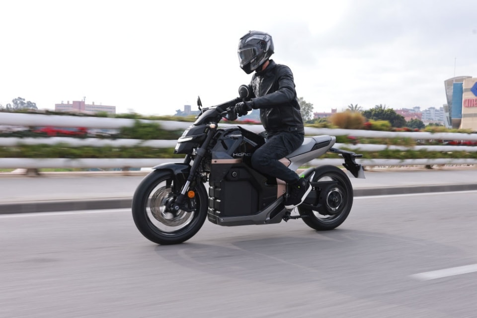 La Honda WN7 è la migliore moto elettrica attualmente in circolazione?