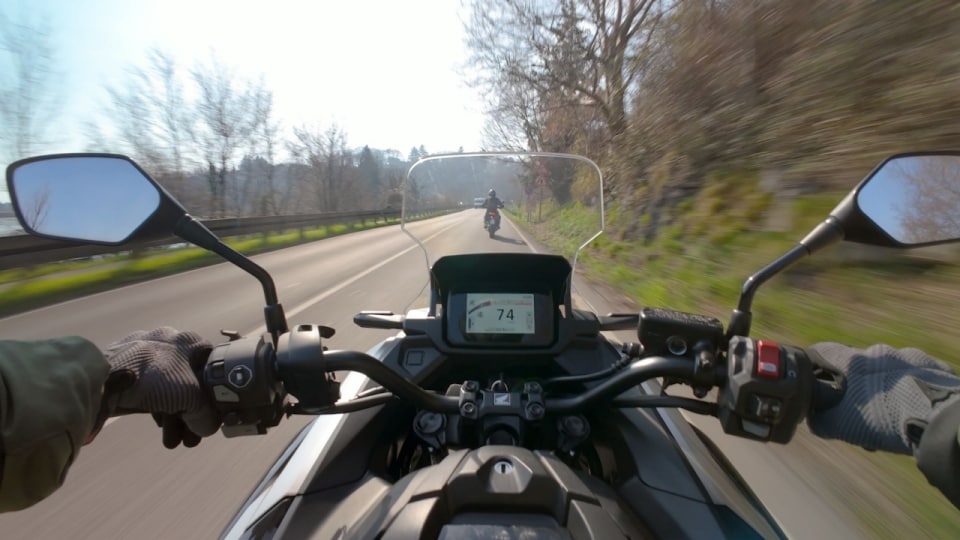 Honda NC750X VS Yamaha Tracer 7 Y-AMT: come vanno davvero le crossover automatiche per tutti