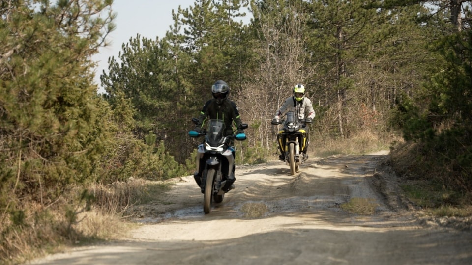 CFMOTO 800MT-X VS Voge Valico 800DSX Rally: qual è la miglior Adventure media sotto i 9.000 euro?
