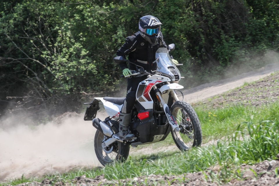 Cuore CFMoto, tostissima in off-road: vi raccontiamo come va la Mondial Mud 452