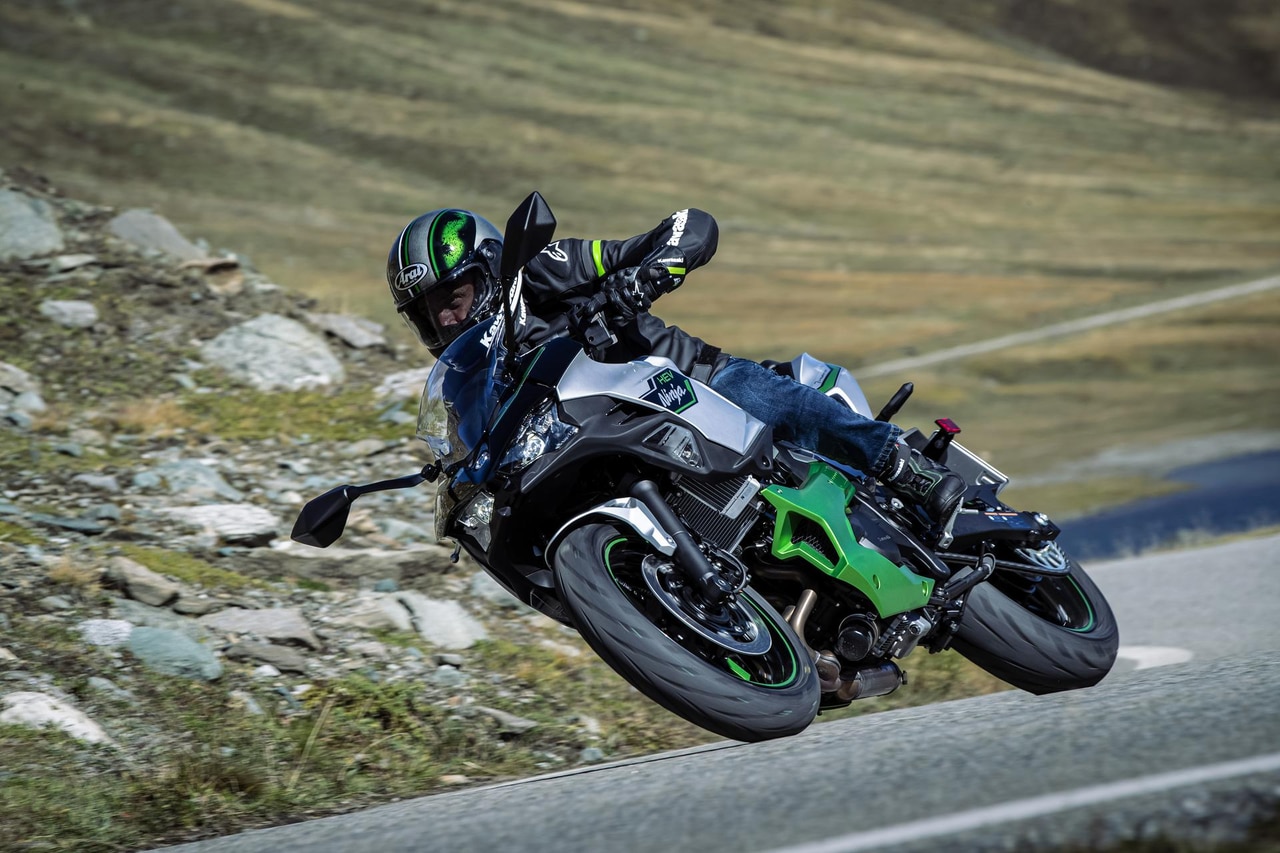 Kawasaki Ninja 7 Hybrid: il futuro è presente