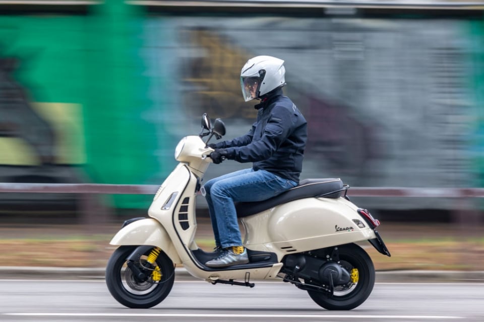 Ecco come trasformare la Vespa 300 o l'Honda SH in uno scooter elettrico