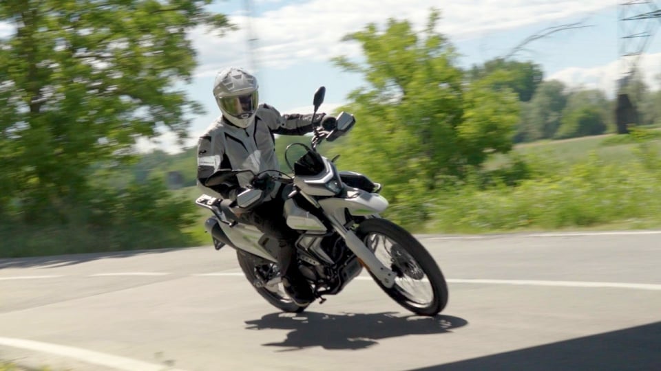 CFMOTO 250Dual: sognare l'avventura spendendo meno che per uno scooter