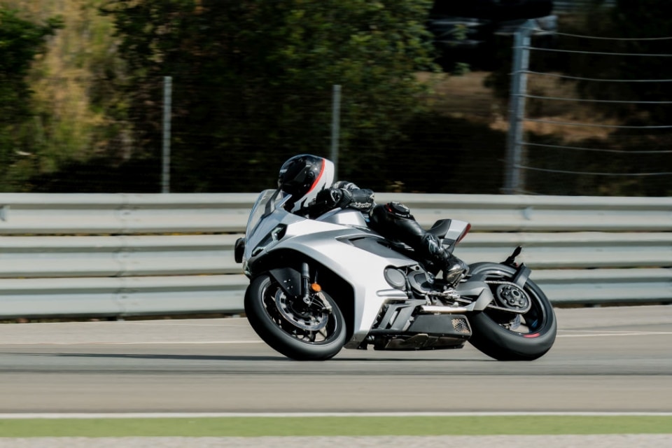 La nuova Norton Manx R non vuole battere le rivali. Vuole conquistarti