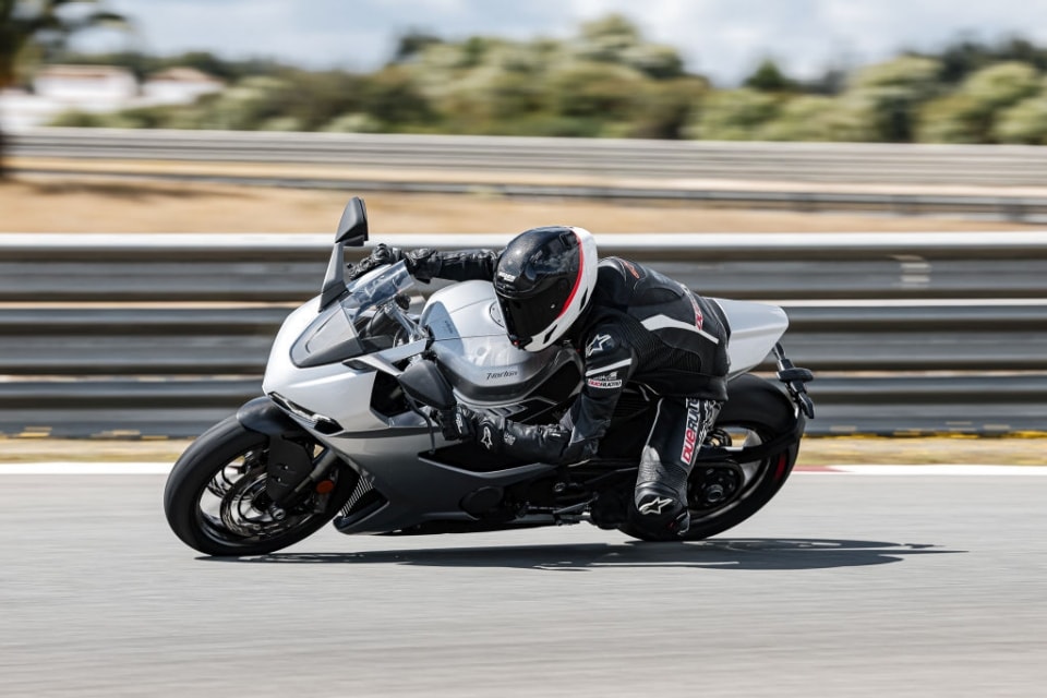 La nuova Norton Manx R non vuole battere le rivali. Vuole conquistarti