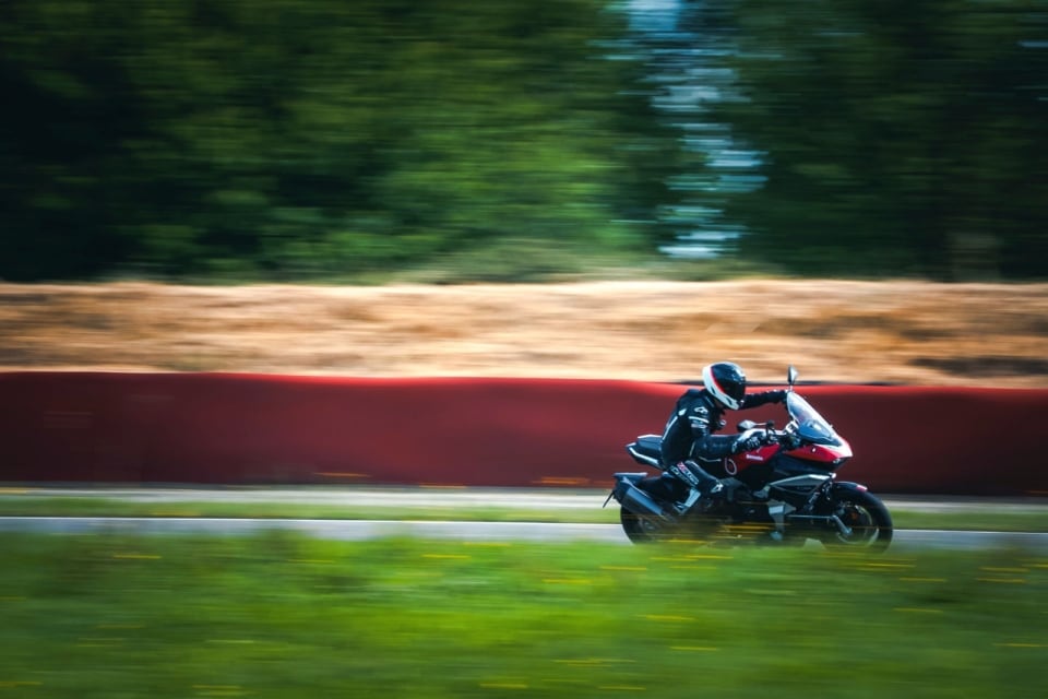 Bimota TERA: la moto "impossibile" da 200 CV che funziona davvero (e bene)