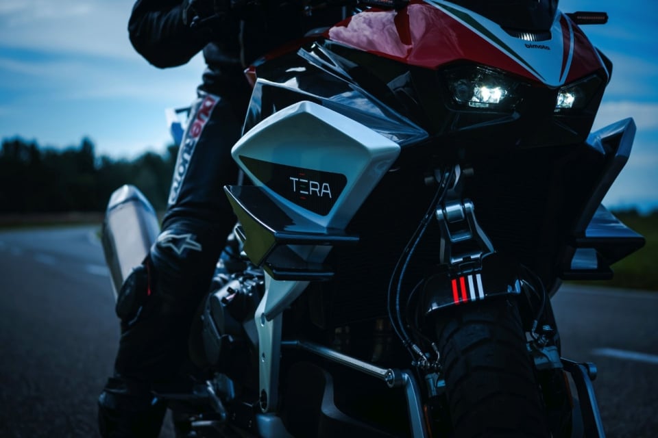 Bimota TERA: la moto "impossibile" da 200 CV che funziona davvero (e bene)