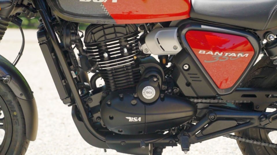 BSA Bantam 350 VS Royal Enfield HNTR 350: piccole, sportive e indiane