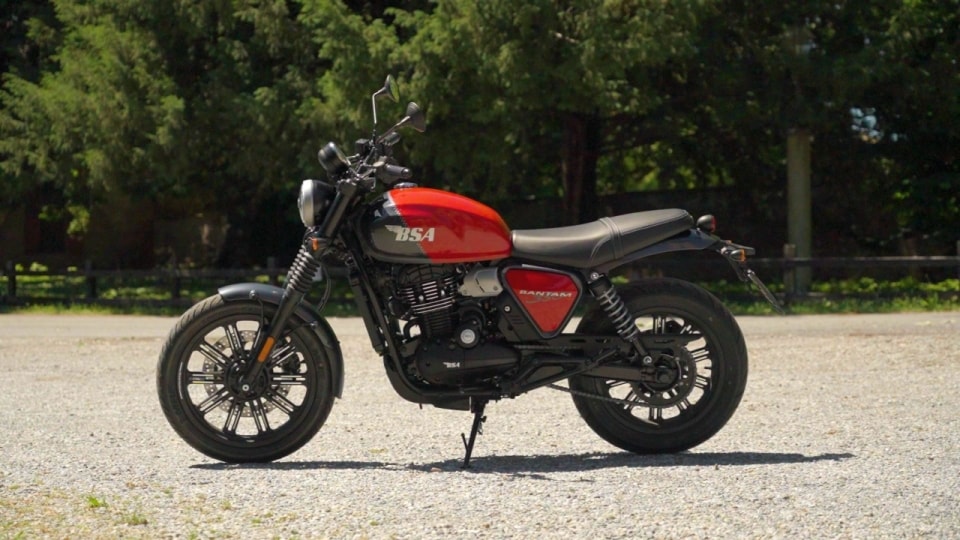 BSA Bantam 350 VS Royal Enfield HNTR 350: piccole, sportive e indiane