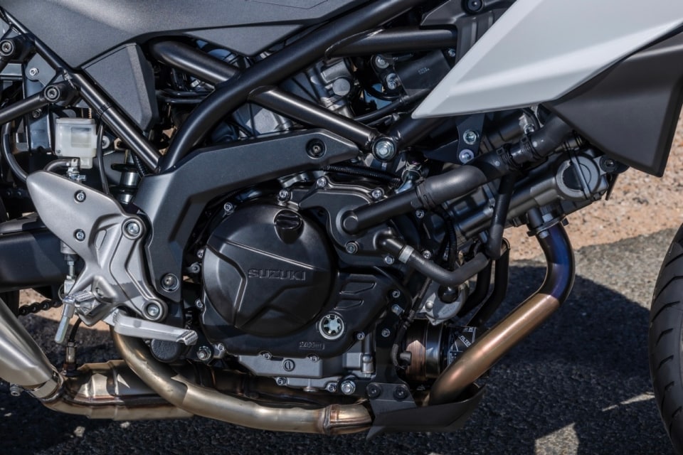 La prova della Suzuki SV-7GX: la SV diventa crossover