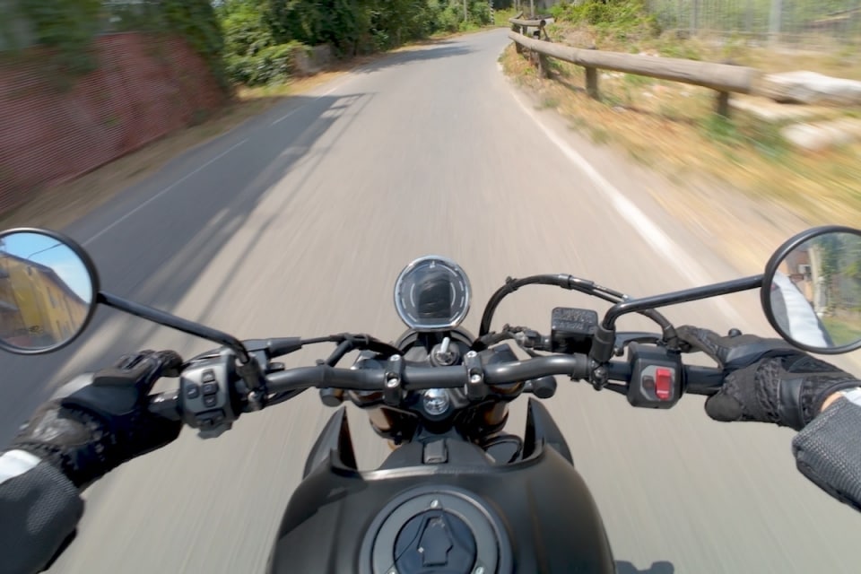 Hero Hunk 440: la roadster indiana da 3.990 euro convince davvero?