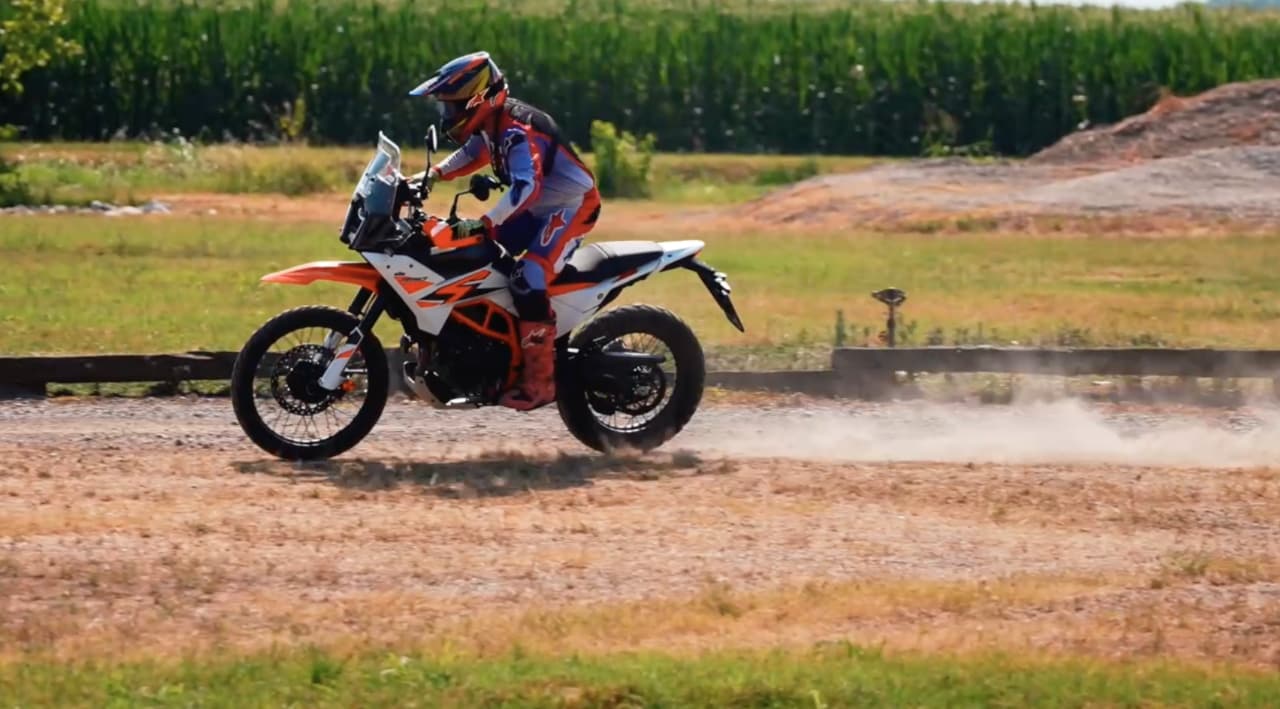 Pista e off-road: ecco la migliore Adventure 400-500