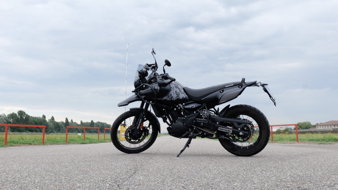 Royal Enfield Himalayan Mana Black - Adventure 400-500: chi si accontenta gode