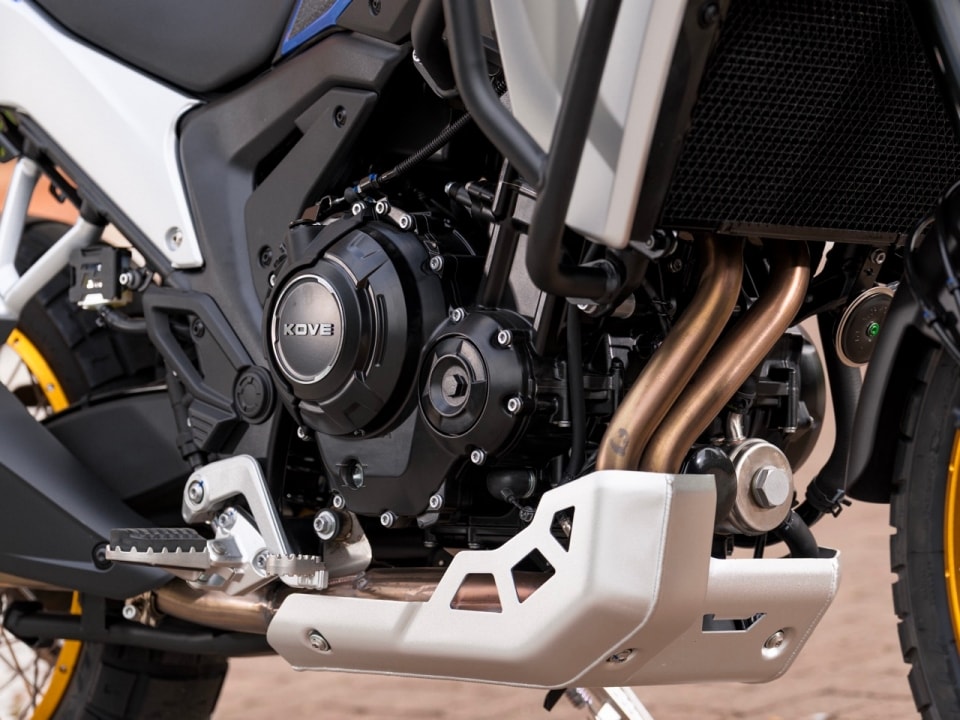 Con la 625X, Kove fa una crossover come Dio comanda (a meno di 7mila euro!)