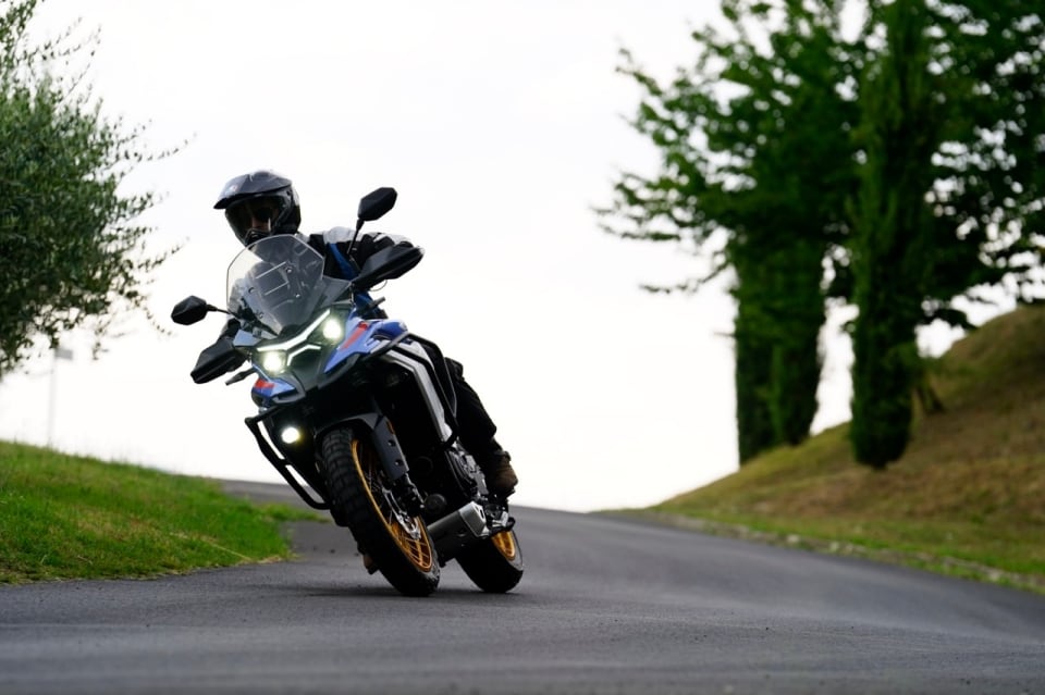 Con la 625X, Kove fa una crossover come Dio comanda (a meno di 7mila euro!)