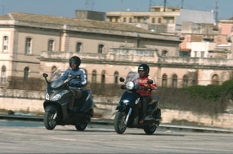 Aprilia Scarabeo 400 Light, Aprilia Atlantic 400 Sprint