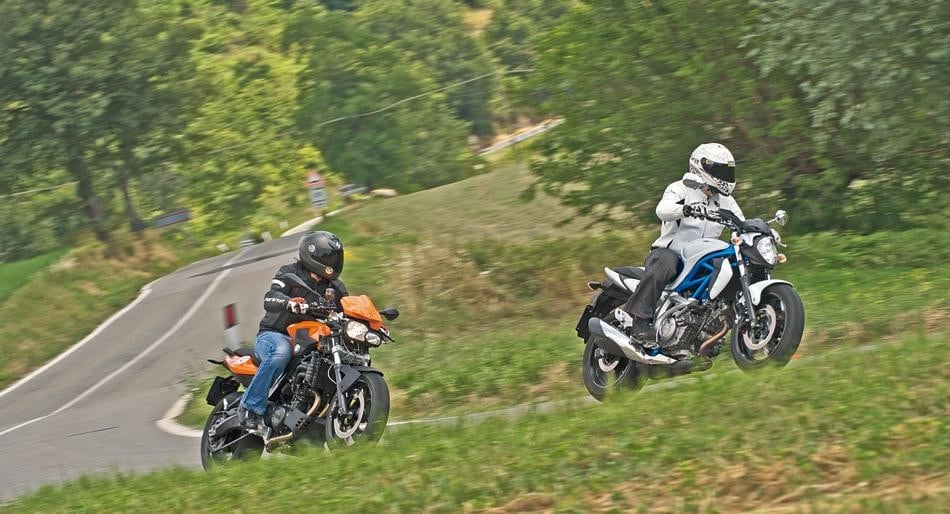 Suzuki SFV Gladius 650 , BMW F 800 R 