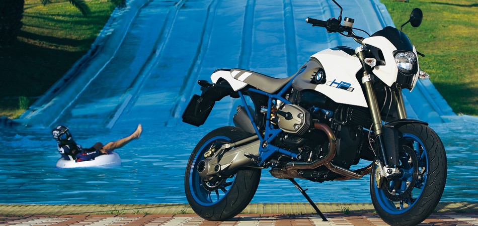 BMW HP2 Megamoto 