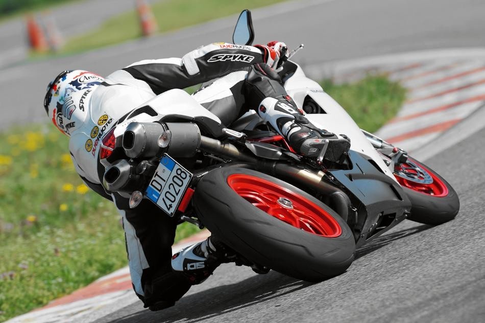 Ducati 848 Evo, Suzuki GSX R 750 , Triumph Daytona 675 R