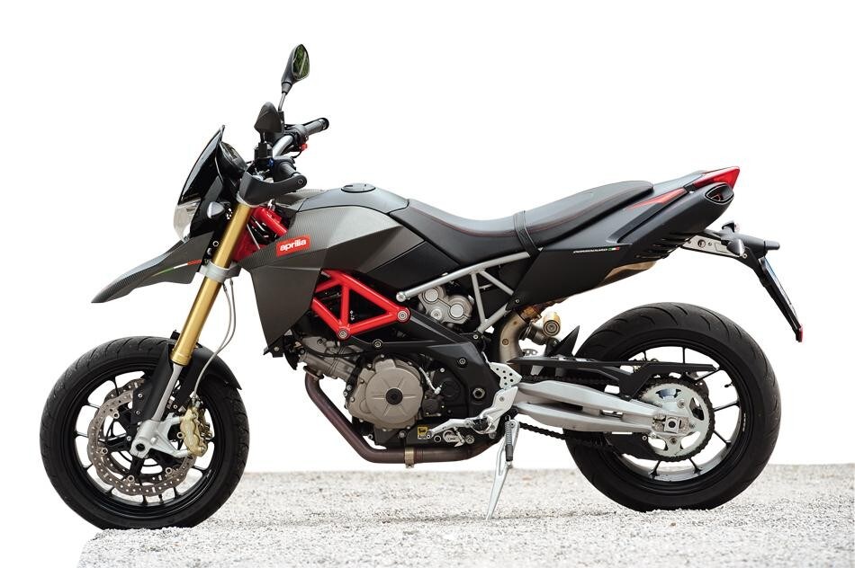 Ducati Hypermotard 1100 Evo SP, Aprilia Dorsoduro 750 Factory, KTM 690 SMC R