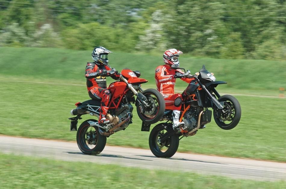 Ducati Hypermotard 1100 , KTM 950 Supermoto R