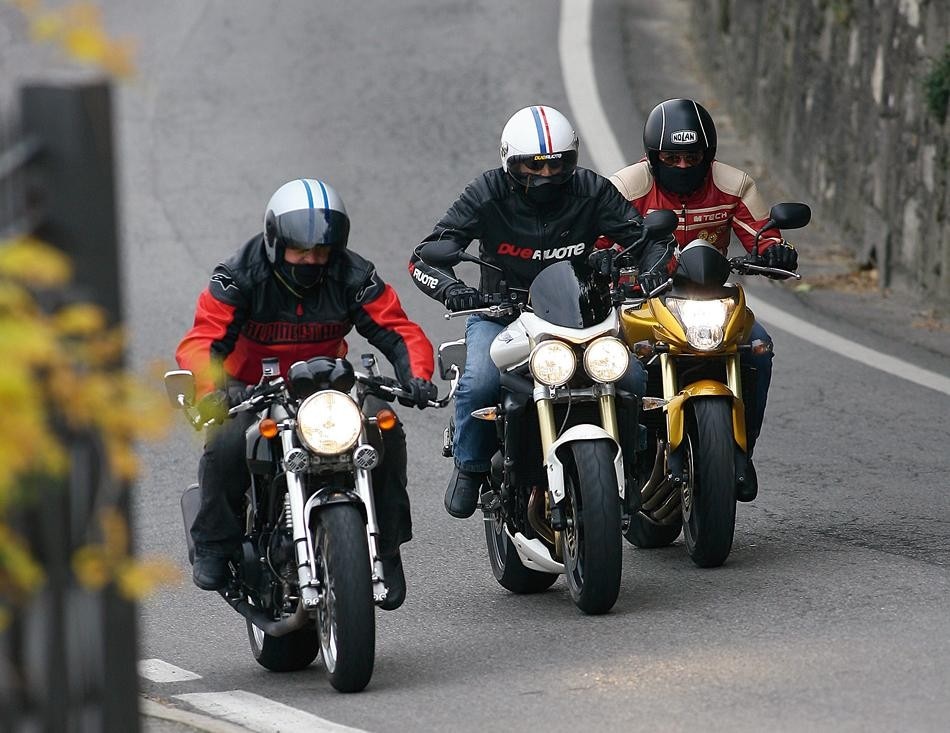 Ducati Sport 1000 , Honda Hornet , Triumph Street Triple 