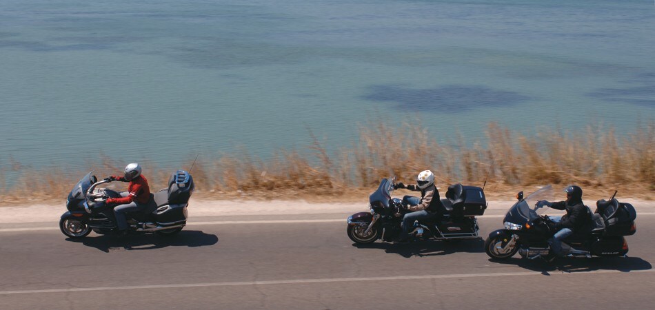 Harley-Davidson Touring Electra Glide FLHTCUI Ultra Classic Iniezione, BMW K 1200 LT ABS Touring, Honda Gold Wing 