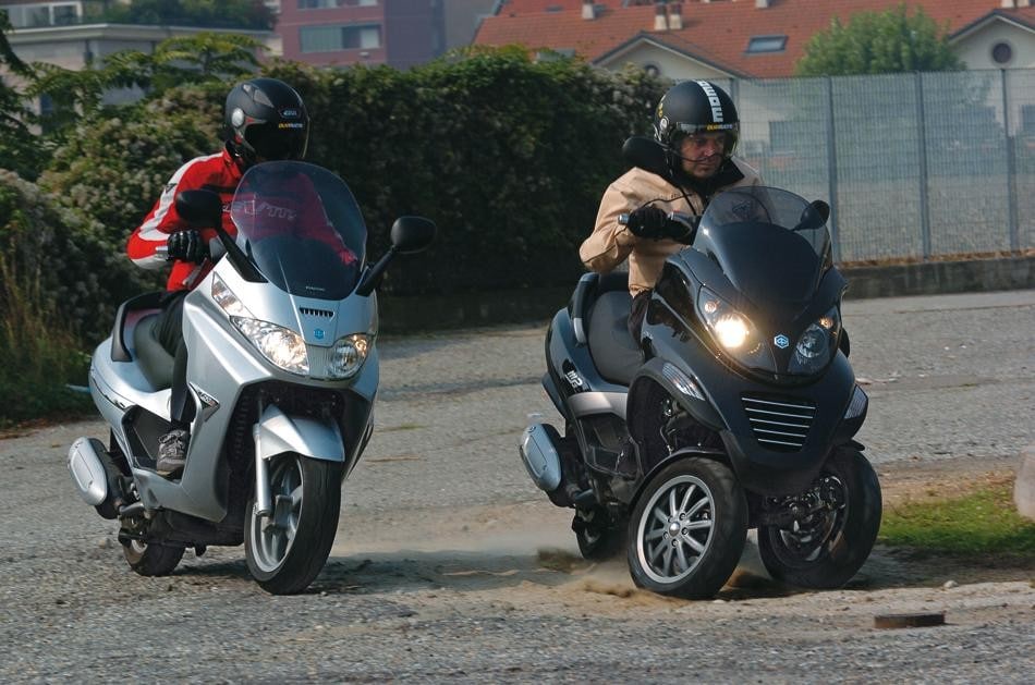Piaggio MP3 250 , Piaggio X8 250 