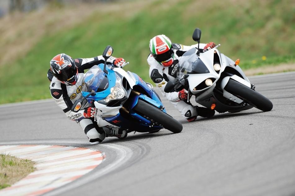 Suzuki GSX R 1000 , Yamaha YZF R1 