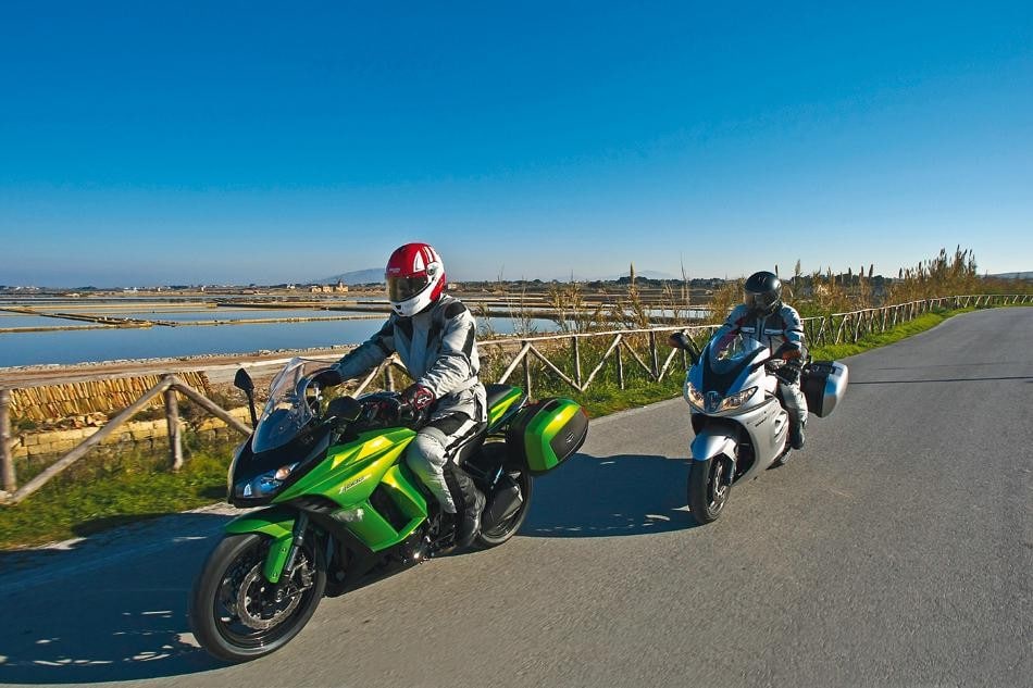 Triumph Sprint GT ABS, Kawasaki Z 1000 SX 