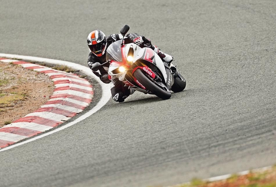 BMW S 1000 RR , Honda CBR 1000 RR FireBlade ABS, Suzuki GSX R 1000 , Yamaha YZF R1 