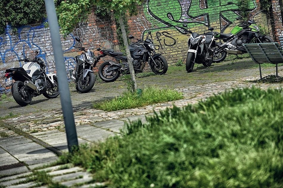 Honda CB 500 Four , Honda NC 700 S ABS, Honda NC 700 S ABS DCT, Kawasaki ER 6N , Yamaha XJ6 SP