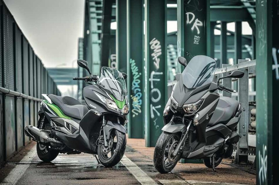 Kawasaki J300 ABS S.E., Yamaha X-Max 250 ABS