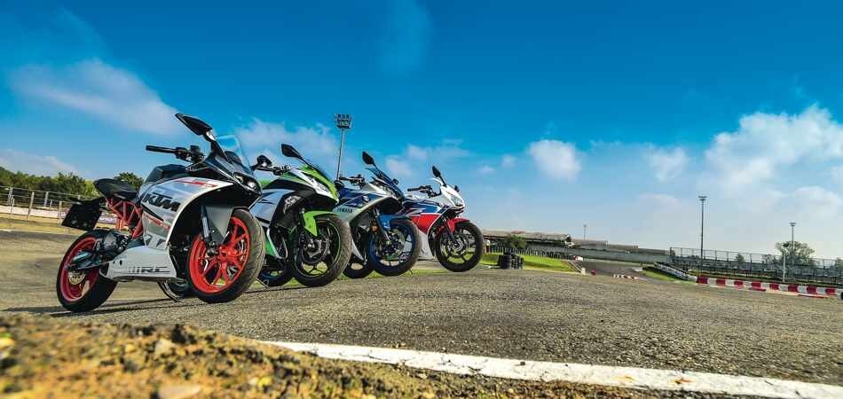 Honda CBR 300 R ABS, Kawasaki Ninja 300 , KTM RC 390 ABS, Yamaha YZF R3 