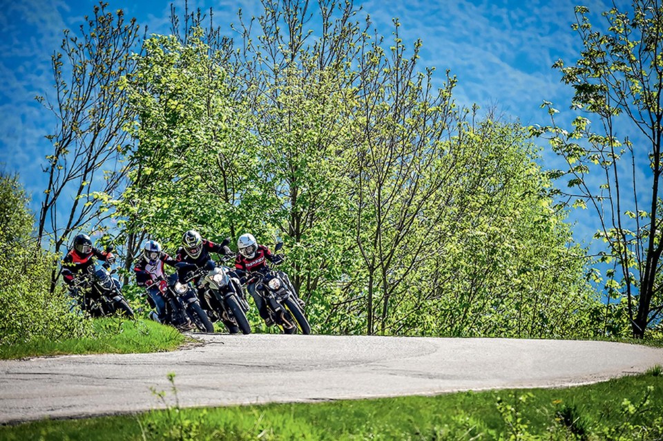 Honda NC 750 S ABS DCT Plus, Suzuki SV 650 , Kawasaki ER 6N ABS, Yamaha MT-07