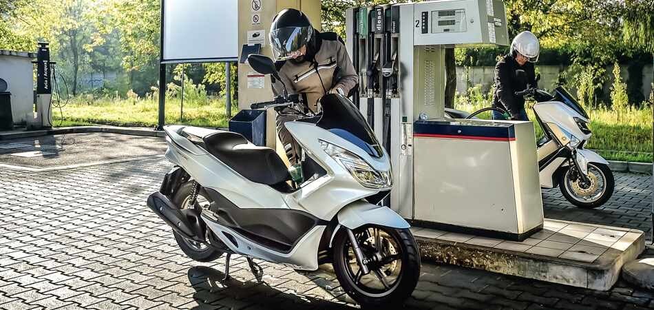 Honda PCX 125 , Yamaha Nmax 