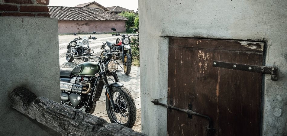 Triumph Street Scrambler , BMW R nineT Urban G/S ABS, Ducati Scrambler Desert Sled (Red Dusk)