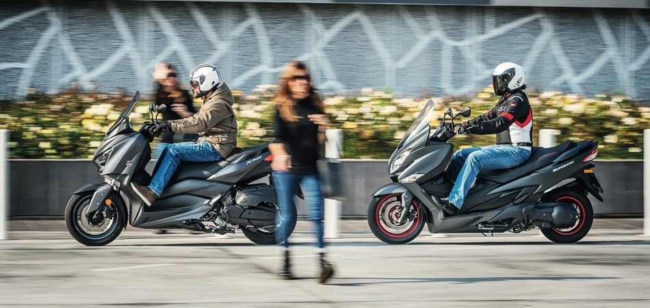 Yamaha X-Max 400 ABS 2017/0, Suzuki Burgman 400 ABS 2017/0
