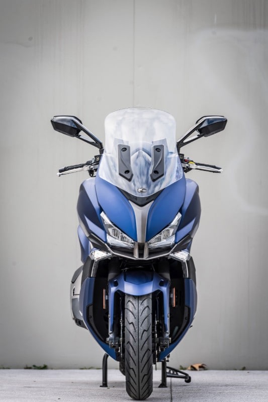 BMW C 400 X vs Kymco Xciting 400i S: middle class