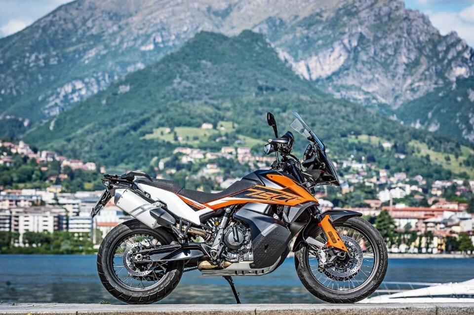 KTM 790 Adventure  vs Moto Guzzi V85 TT: punti di vista