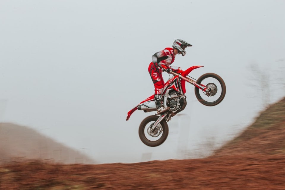 Enduro 250 4T: la comparativa Honda - Husqvarna - KTM