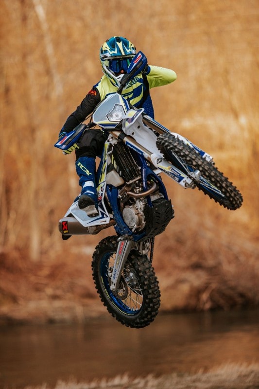 Enduro 2T o 4T? La sfida tra Beta RR 200 Enduro e Sherco 300 SE-F Factory