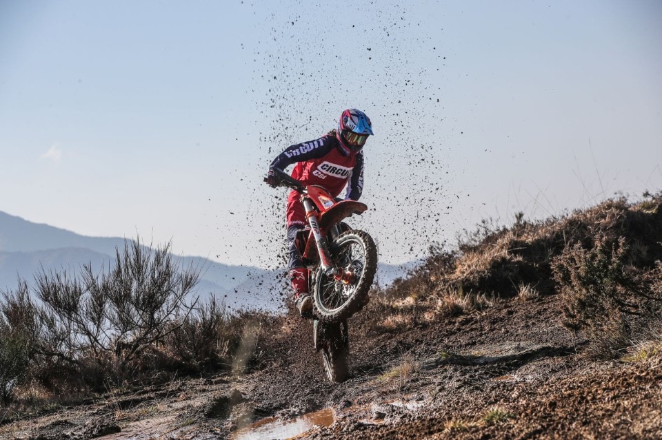 Enduro 450: quattro per quattroemmezzo