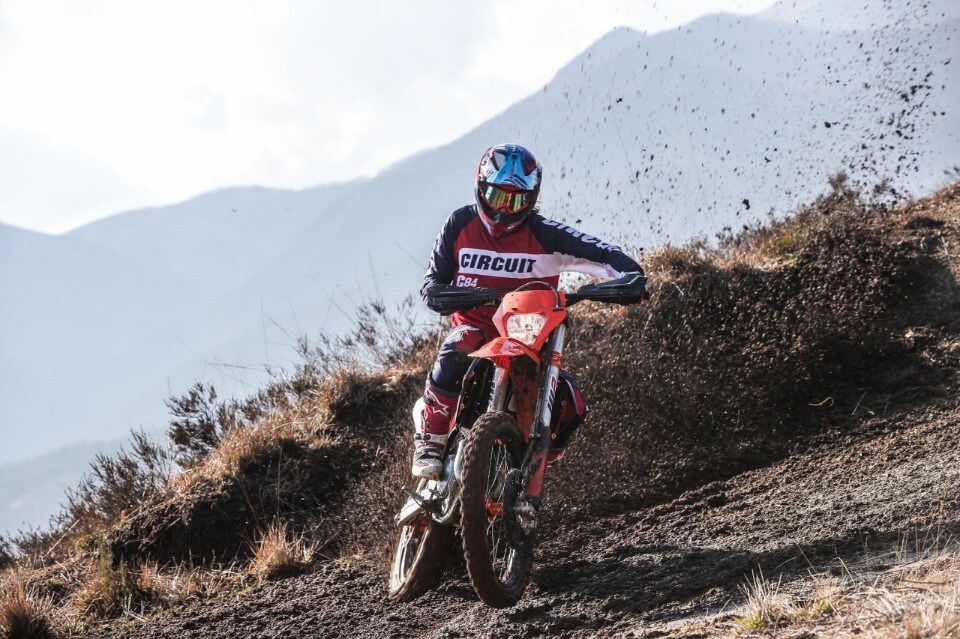 Enduro 450: quattro per quattroemmezzo