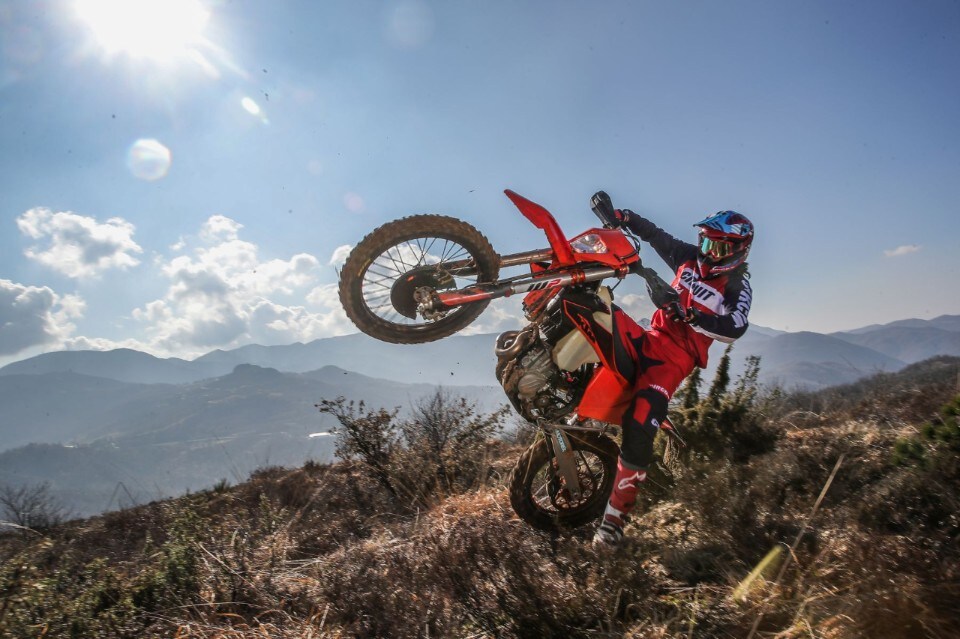 Enduro 450: quattro per quattroemmezzo